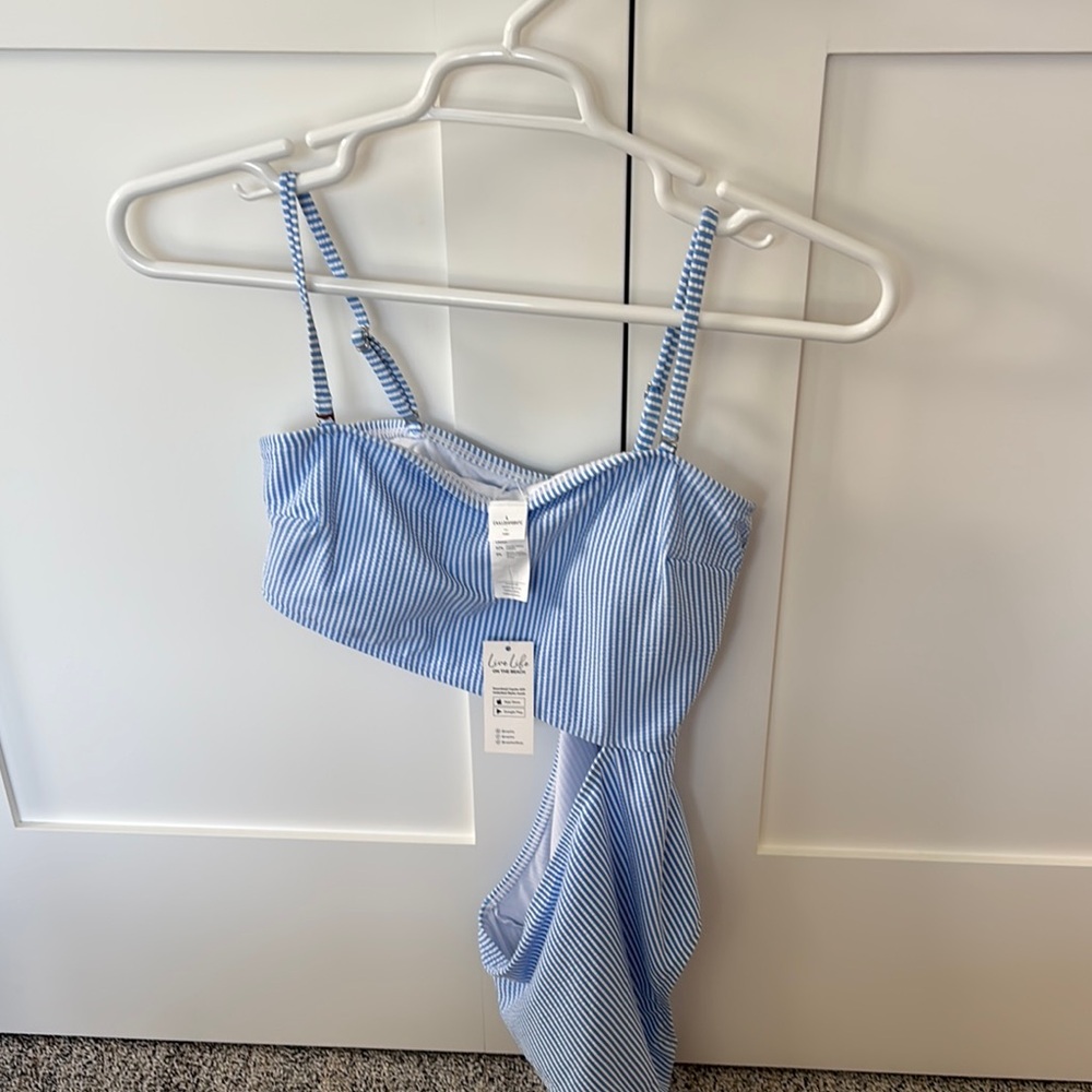 Brand new cupshe bathing suit. Size large